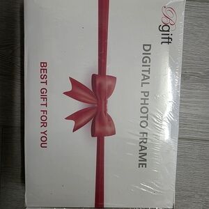 Bgift Digital Photo Frame with Red Ribbon